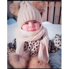 Barn Ljusbeige uppsattning med pomponger : vintermossa + halsduk