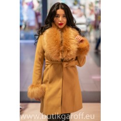 Camel Coat with faux fur collar Must Have