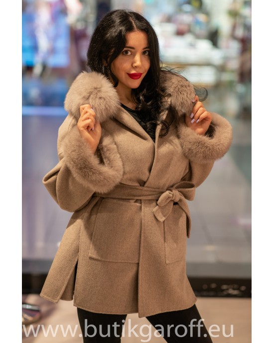 Cashmere Coat  with real fur collar- Beige - 100% alpaka wool