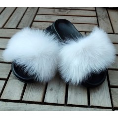 Fluffy fake fur slipper - White